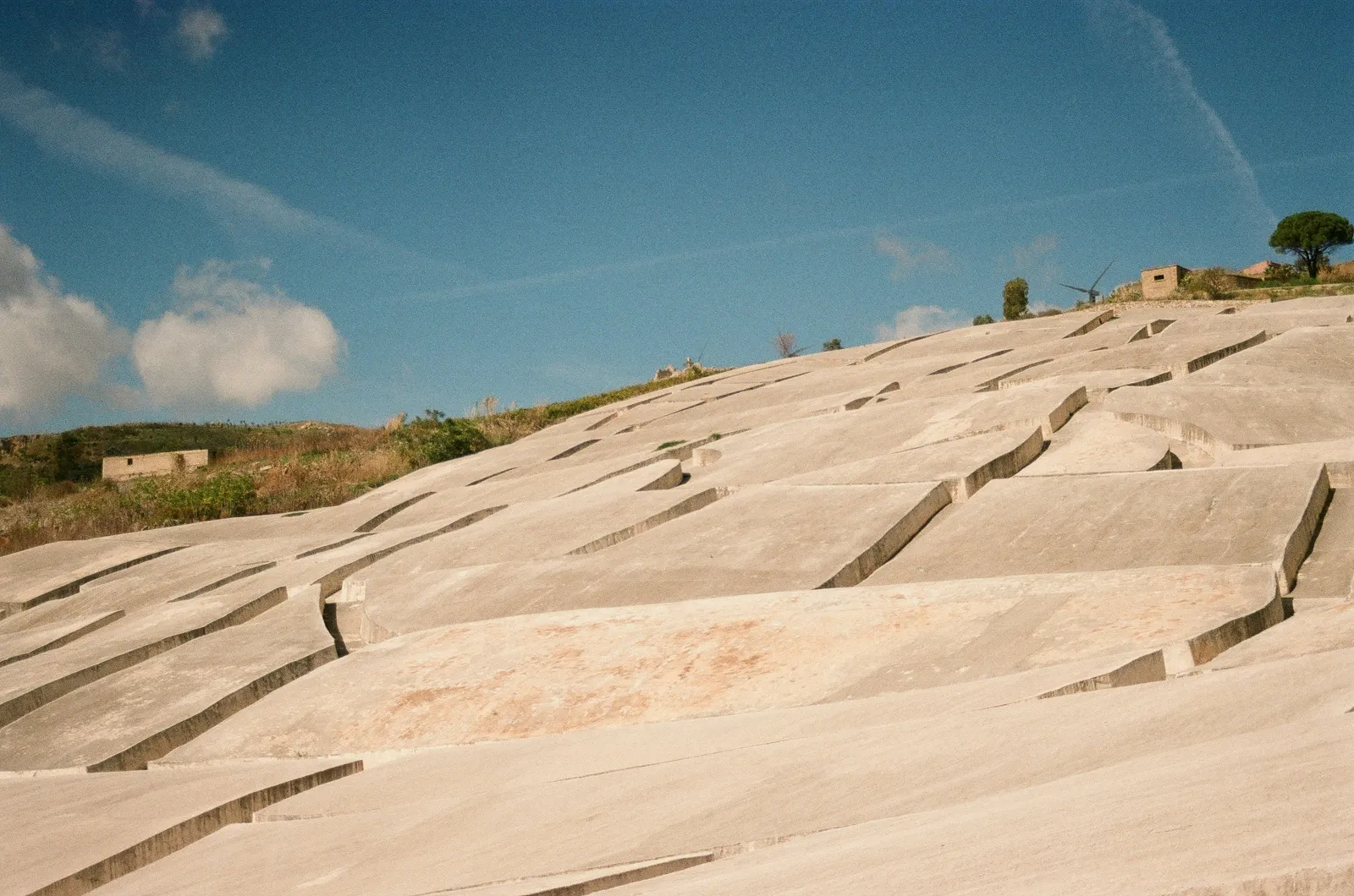 daniel-carmona-8mAJ4sxhcTw-unsplash