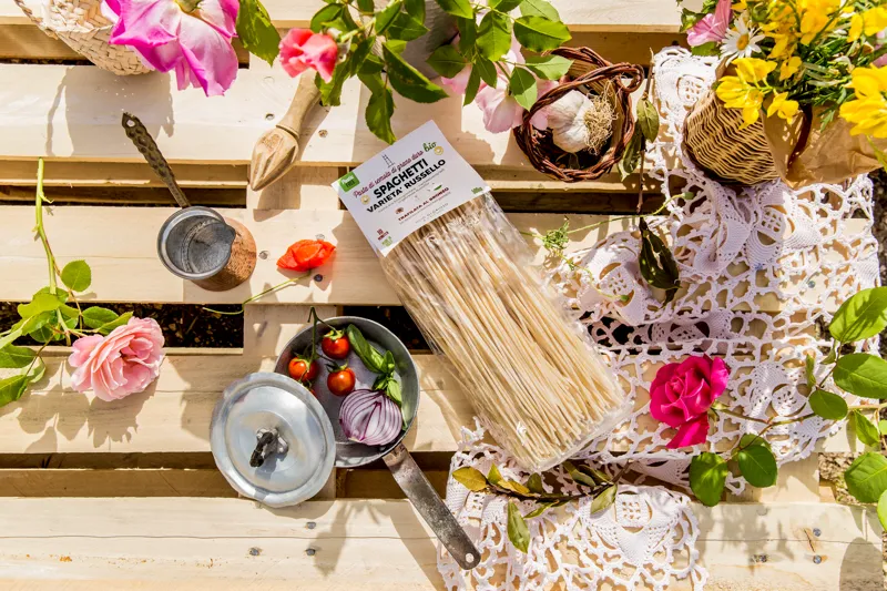 Spaghetti, original sizilianische Pasta aus Bio-Hartweizengrieß, Urgetreide "Russello", vegan